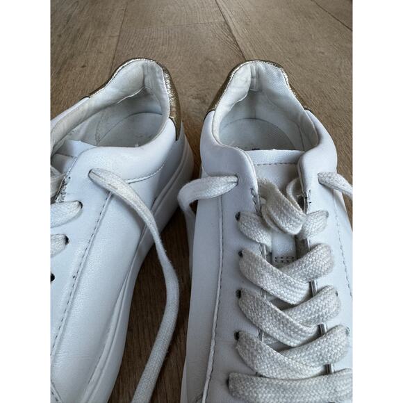 Kate Spade Lift White Sneakers Sz 7 Leather Gold Heel Accent and Gold Logo - Picture 12 of 12